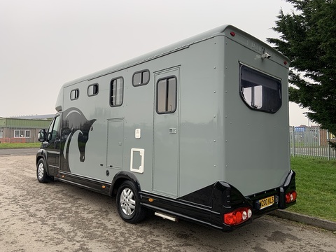 Boxer Zuckoff 440 Day Livestock Carrier 2.2 Manual Diesel