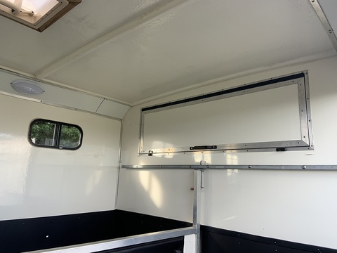 Boxer Zuckoff 440 Day Livestock Carrier 2.2 Manual Diesel