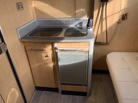 Boxer Zuckoff 440 Day Livestock Carrier 2.2 Manual Diesel
