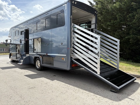 PRB R266 Pop out 6.7 Livestock Carrier Manual Diesel