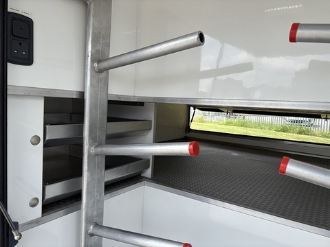 PRB R266 Pop out 6.7 Livestock Carrier Manual Diesel