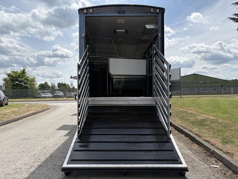 PRB R266 Pop out 6.7 Livestock Carrier Manual Diesel