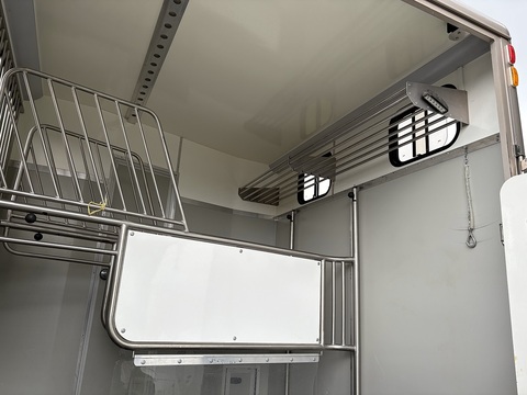 PRB R156 10.0 Livestock Carrier Na Diesel