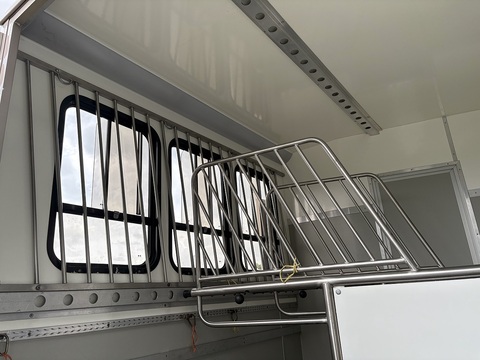 PRB R156 10.0 Livestock Carrier Na Diesel