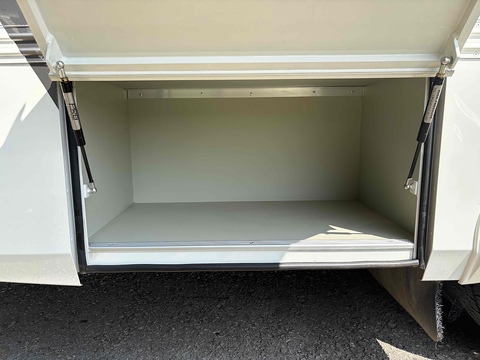 PRB R166 4.6 Livestock Carrier Manual Diesel