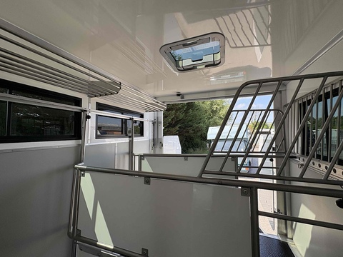 PRB R166 4.6 Livestock Carrier Manual Diesel