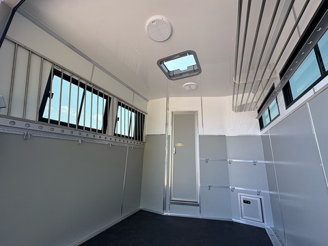 R176 4.5 Livestock Manual Diesel