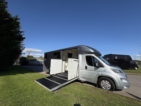 Equitrek Valiant Excel 2.3 4dr Motor Caravan Manual Diesel