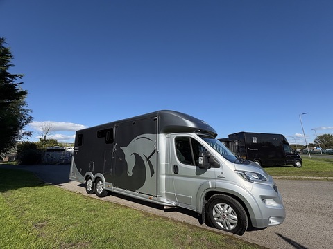 Equitrek Valiant Excel 2.3 4dr Motor Caravan Manual Diesel