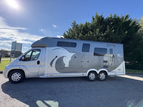 Equitrek Valiant Excel 2.3 4dr Motor Caravan Manual Diesel