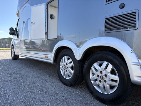 Equitrek Valiant Excel 2.3 4dr Motor Caravan Manual Diesel