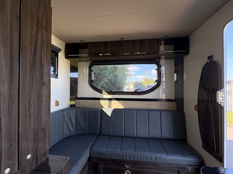 Equitrek Valiant Excel 2.3 4dr Motor Caravan Manual Diesel