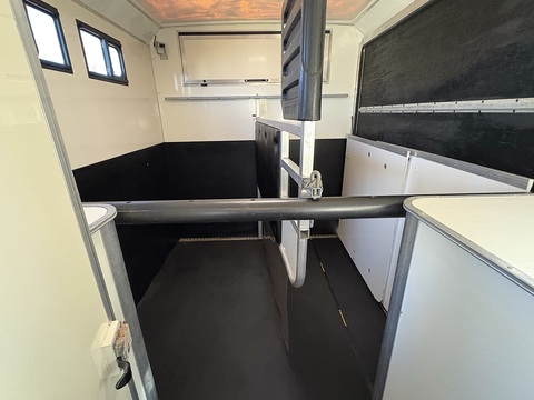 Equitrek Valiant Excel 2.3 4dr Motor Caravan Manual Diesel