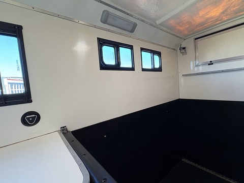 Equitrek Valiant Excel 2.3 4dr Motor Caravan Manual Diesel