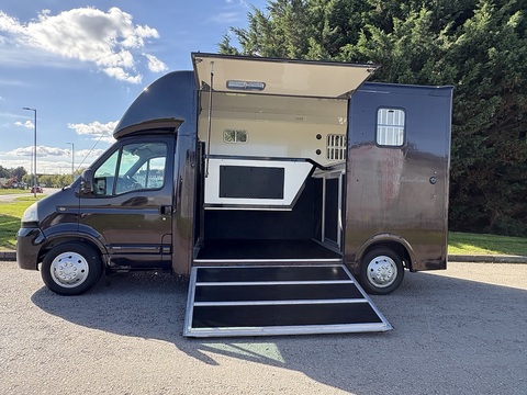 Evolution 2.5 Panel Van Manual Diesel