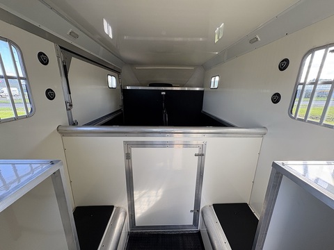 Evolution 2.5 Panel Van Manual Diesel