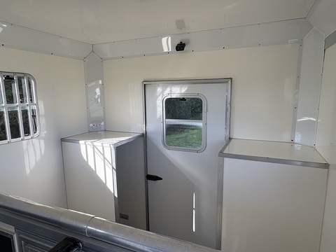 Evolution 2.5 Panel Van Manual Diesel