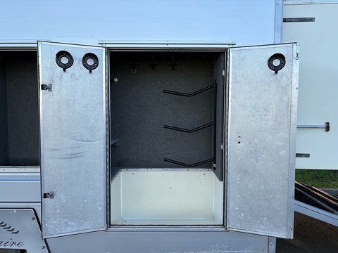 Solitaire 3.9 Livestock Carrier Diesel