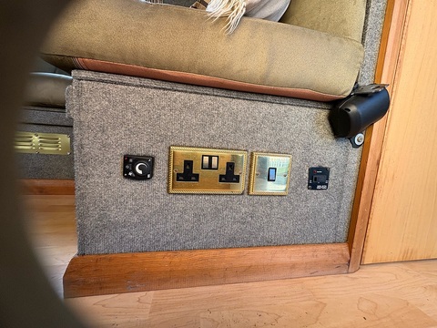 Solitaire 3.9 Livestock Carrier Diesel