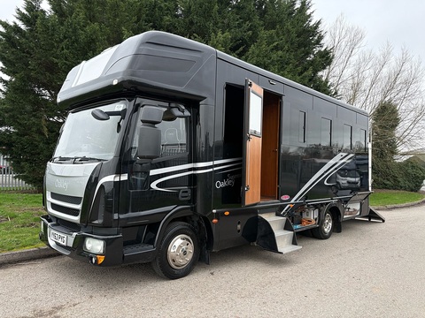 Oakley 3.9 Livestock Carrier Semi Auto Diesel