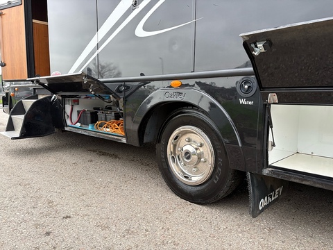 Oakley 3.9 Livestock Carrier Semi Auto Diesel