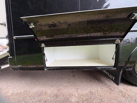 Oakley 3.9 Livestock Carrier Semi Auto Diesel