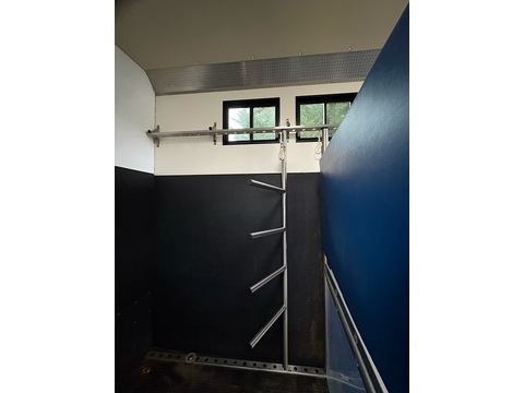 Oakley 3.9 Livestock Carrier Semi Auto Diesel