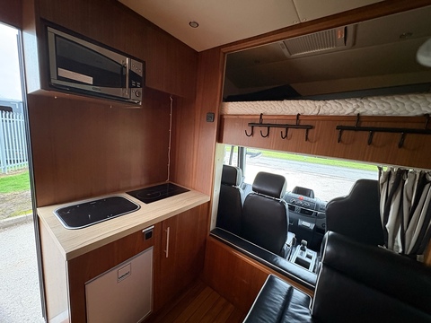 Oakley 3.9 Livestock Carrier Semi Auto Diesel