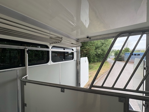 PRB R170 3.9 Livestock Carrier Automated Diesel