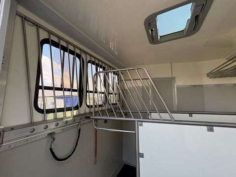 PRB R156 3.9 Livestock Carrier Na Diesel