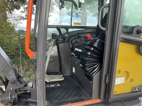 2019 Volvo ECR25D Excavator