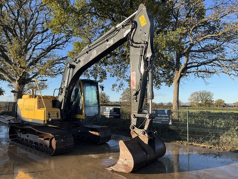 2005 Excavator