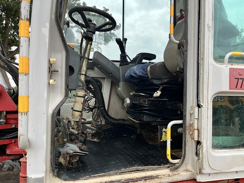 2003 Excavator . Diesel