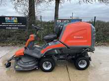 Husqvarna RC 320Ts AWD Ride-On Mower 