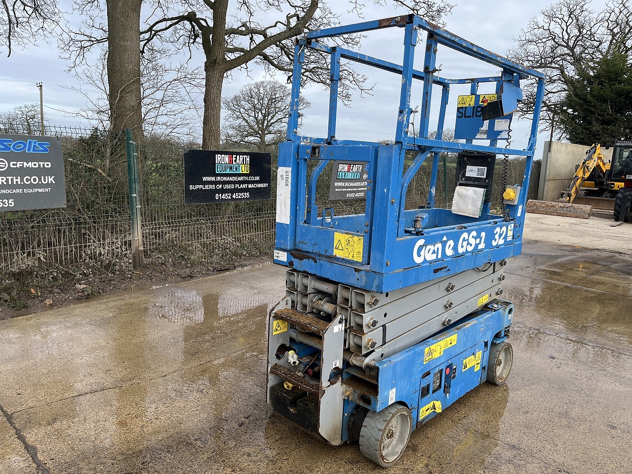 2016 Genie GS-1932 Scissor Lift scissor lift for sale in Berkeley, Gloucestershire — photo 5