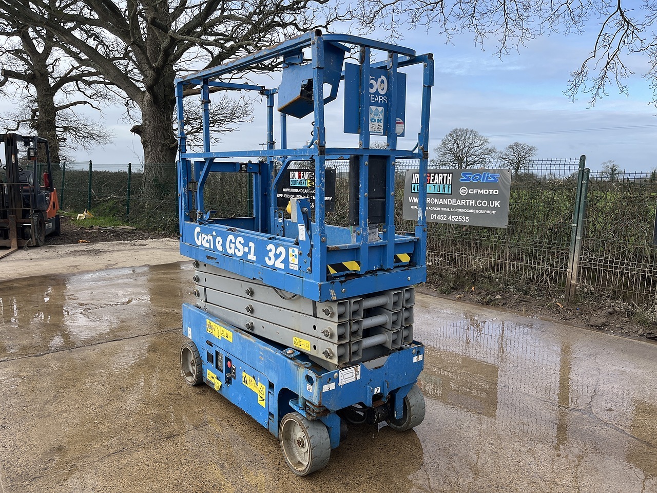2016 Genie GS-1932 Scissor Lift scissor lift for sale in Berkeley, Gloucestershire — photo 6