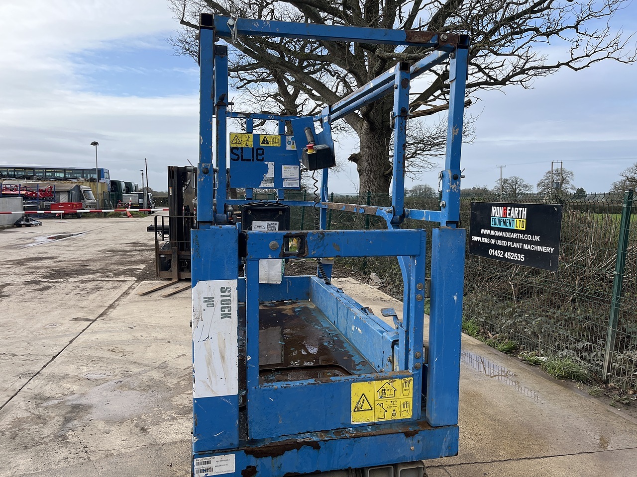 2016 Genie GS-1932 Scissor Lift scissor lift for sale in Berkeley, Gloucestershire — photo 9