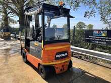 Doosan B25X-5 Forklift 