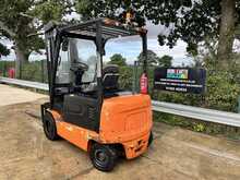 Doosan B25X-5 Forklift 