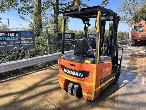 2015 Forklift Electric