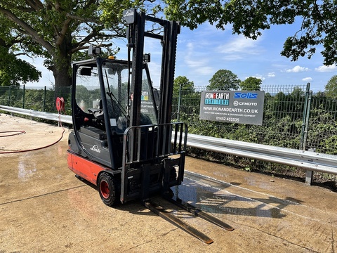 2005 Forklift