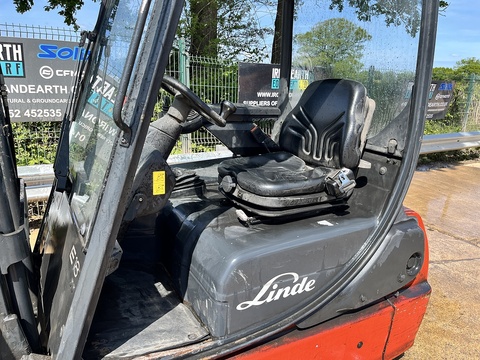 2005 Forklift