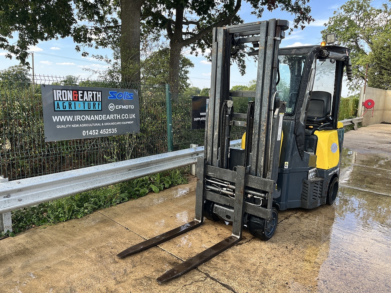 2015 Aislemaster AM15E Articulating Forklift forklift for sale in Berkeley, Gloucestershire — photo 2