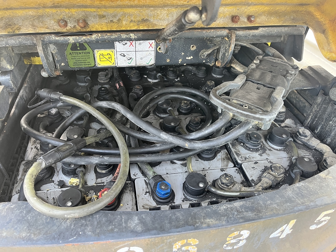 2015 Aislemaster AM15E Articulating Forklift forklift for sale in Berkeley, Gloucestershire — photo 8
