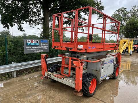 2012 Scissor Lift D