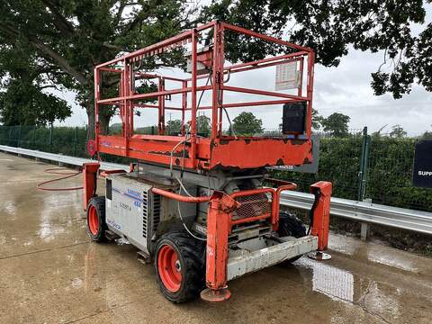 2012 Scissor Lift D