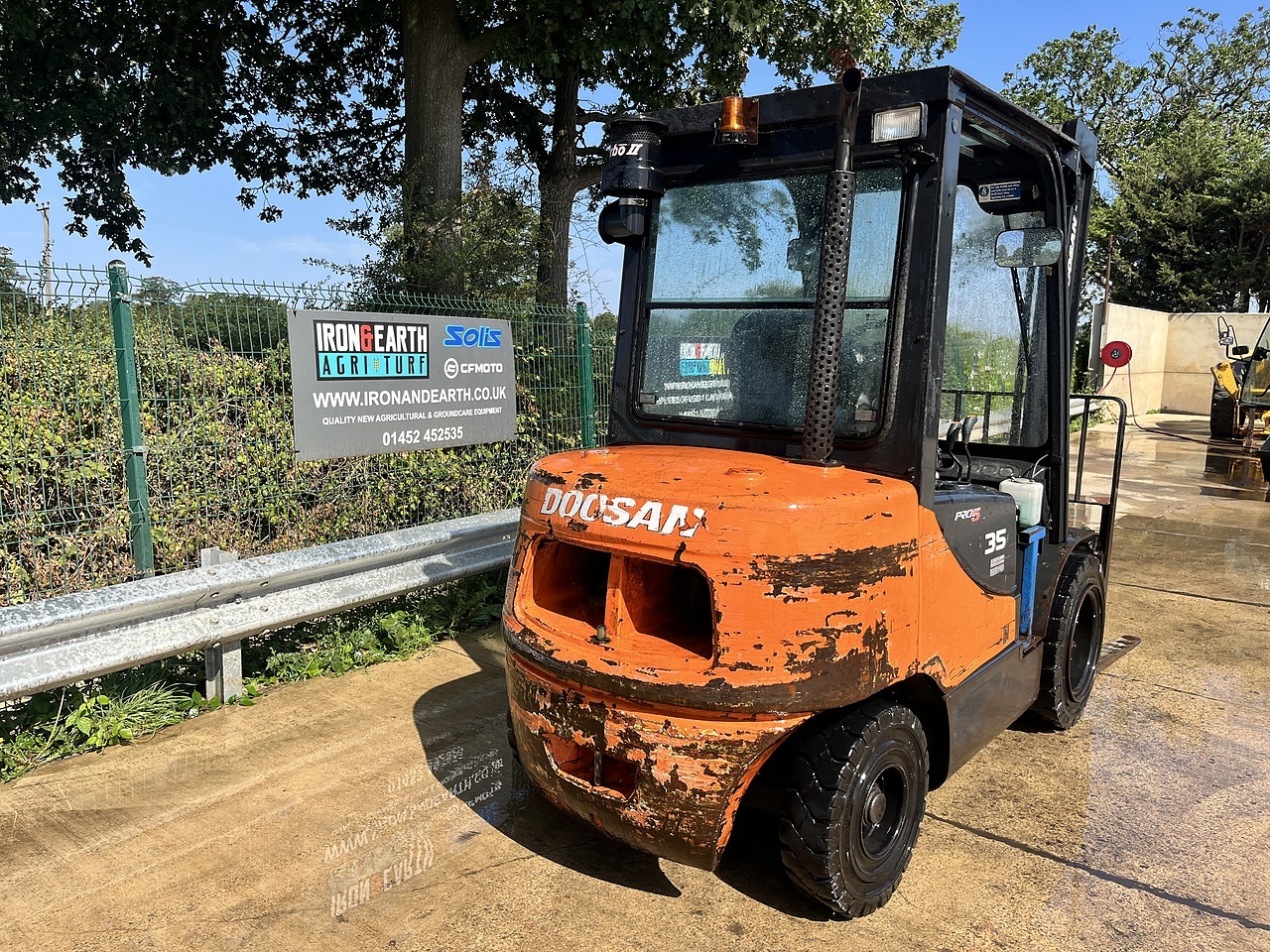 2011 Doosan D35C-5 Forklift forklift for sale in Berkeley, Gloucestershire — photo 6