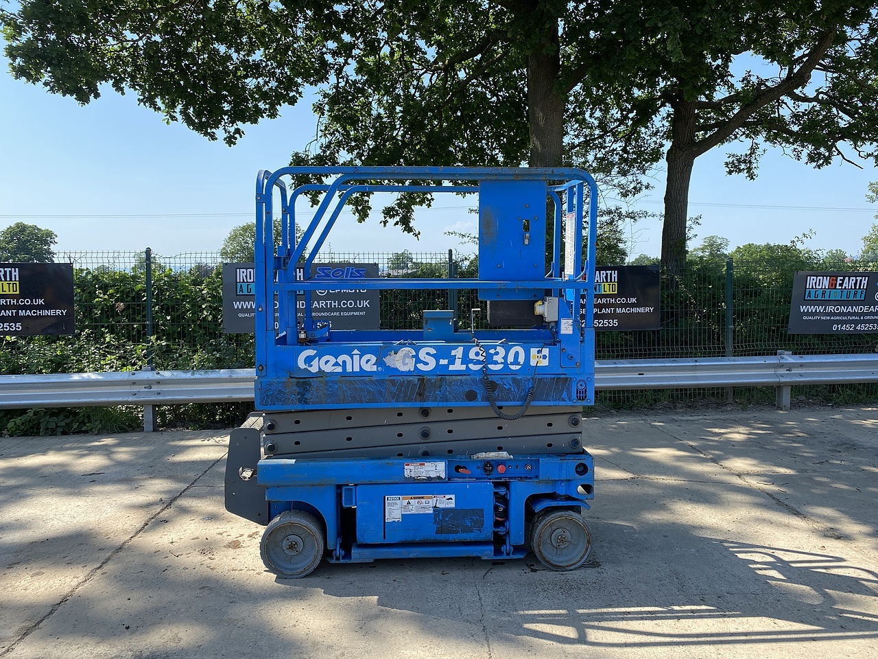 Genie 2001 Access Electric