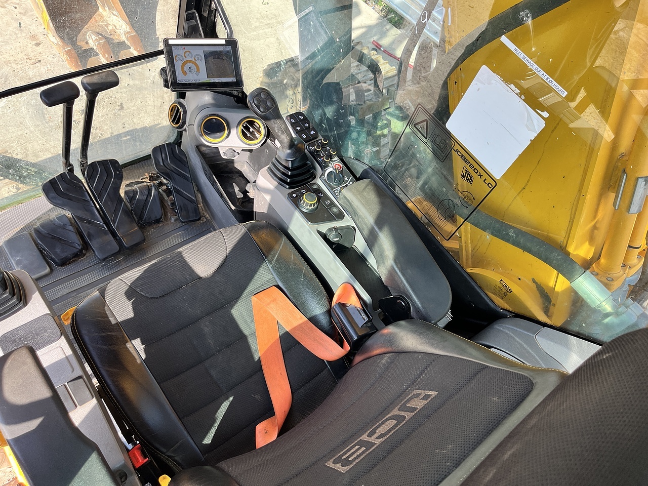 2019 JCB 220X LC Excavator excavator for sale in Berkeley, Gloucestershire — photo 10