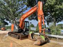 Hitachi ZX135USBL-6 Excavator 